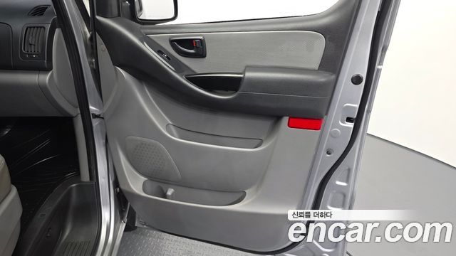 Hyundai Starex 2019 — photo 14