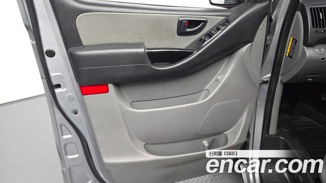 Hyundai Starex 2019 — photo 15