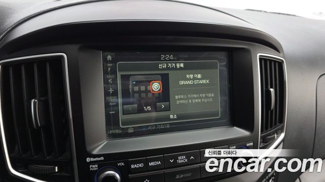 Hyundai Starex 2019 — photo 28