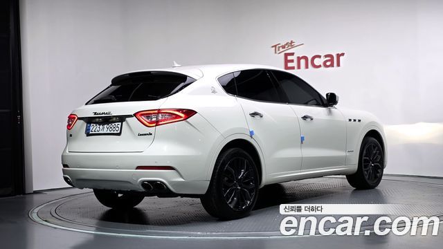 Maserati Levante 2019 — photo 2