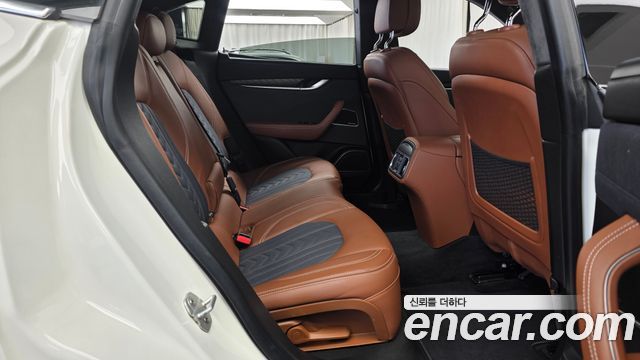 Maserati Levante 2019 — photo 11