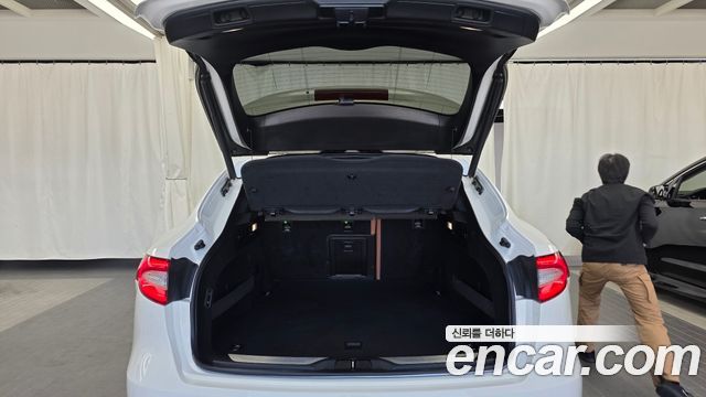 Maserati Levante 2019 — photo 20