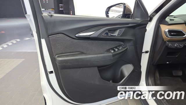 Chevrolet Korea Trailblazer 2022 — photo 14