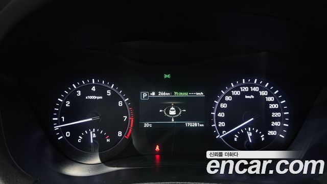 Genesis G80 2017 — photo 11