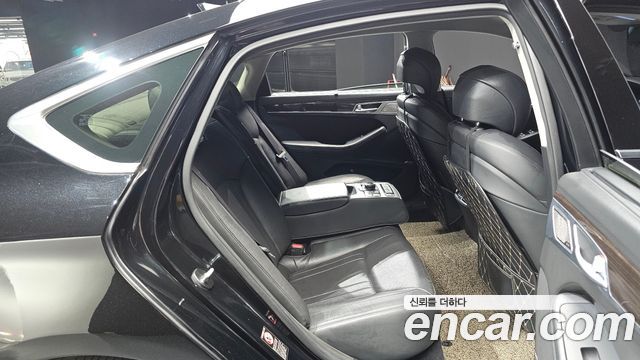 Genesis G80 2017 — photo 17