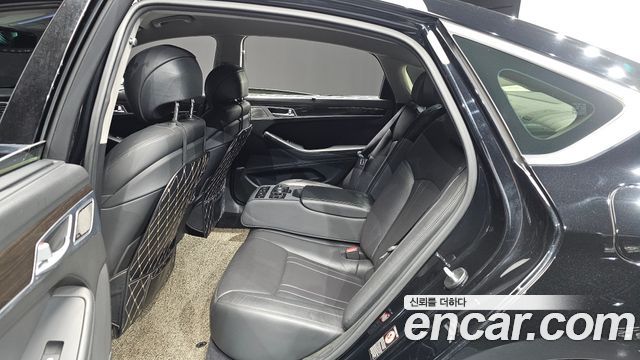 Genesis G80 2017 — photo 18