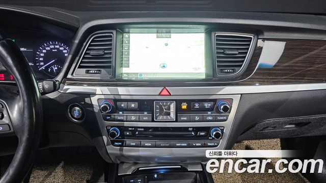 Genesis G80 2017 — photo 19