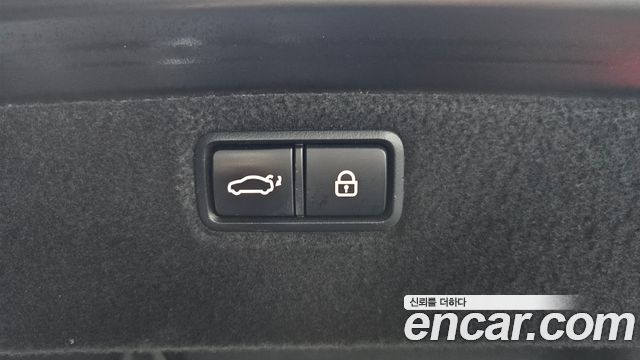 Genesis G80 2017 — photo 22