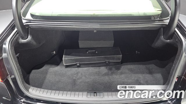 Genesis G80 2017 — photo 23