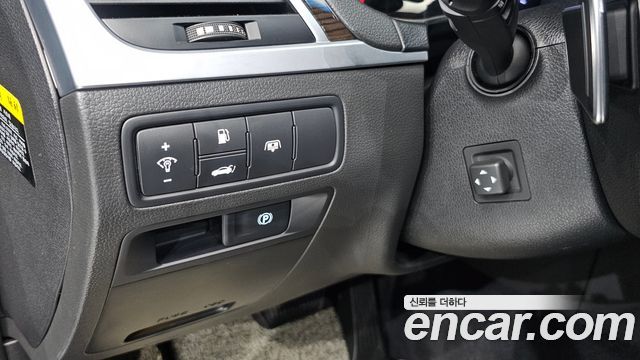 Genesis G80 2017 — photo 26