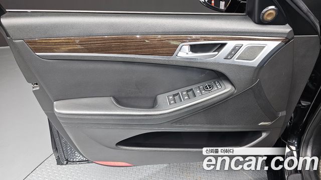 Genesis G80 2017 — photo 14