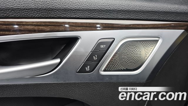Genesis G80 2017 — photo 30
