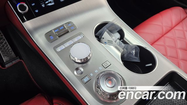 Genesis GV70 2025 — photo 12