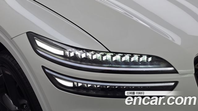 Genesis GV70 2025 — photo 8