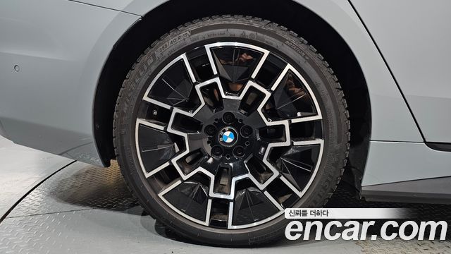 BMW i4 2025 — photo 7