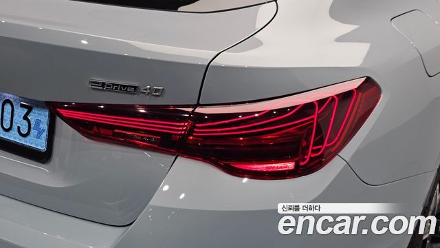 BMW i4 2025 — photo 9