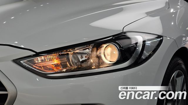Hyundai AVANTE 2017 — photo 8