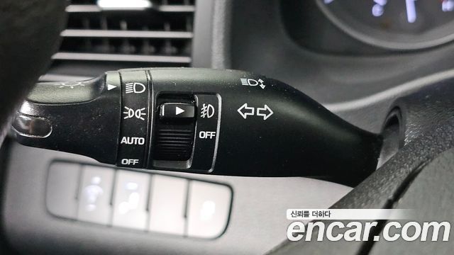 Hyundai AVANTE 2017 — photo 24