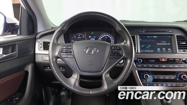 Hyundai Sonata 2017 — photo 19