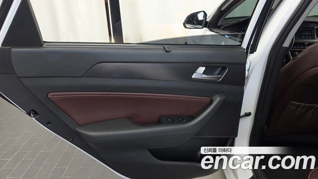 Hyundai Sonata 2017 — photo 15