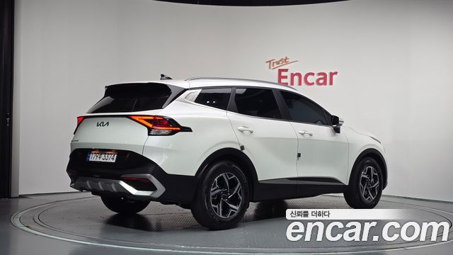Kia Sportage 2023 — photo 2
