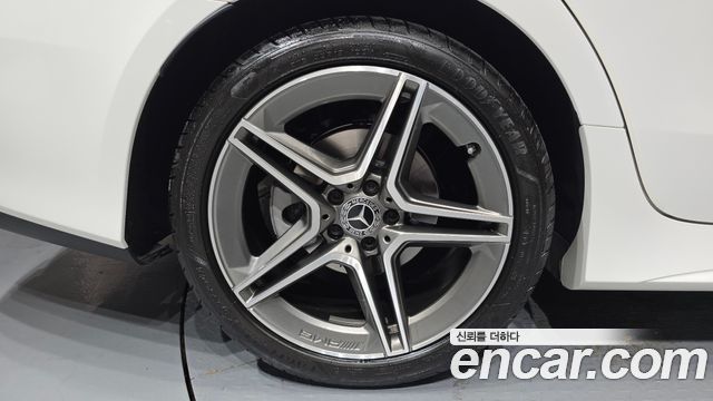 Mercedes-Benz CLS-Class 2023 — photo 5
