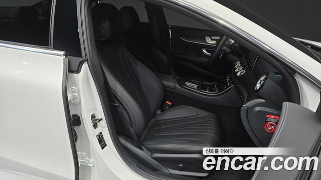 Mercedes-Benz CLS-Class 2023 — photo 16