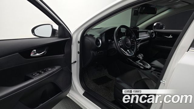 Kia K3 2022 — photo 10