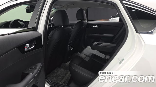 Kia K3 2022 — photo 12