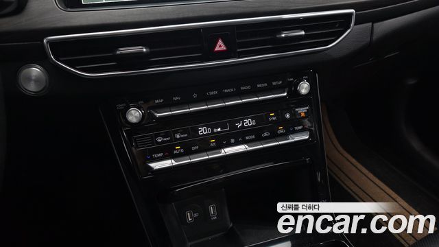 Kia K7 2020 — photo 17