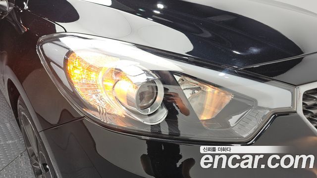 Kia K3 2013 — photo 8
