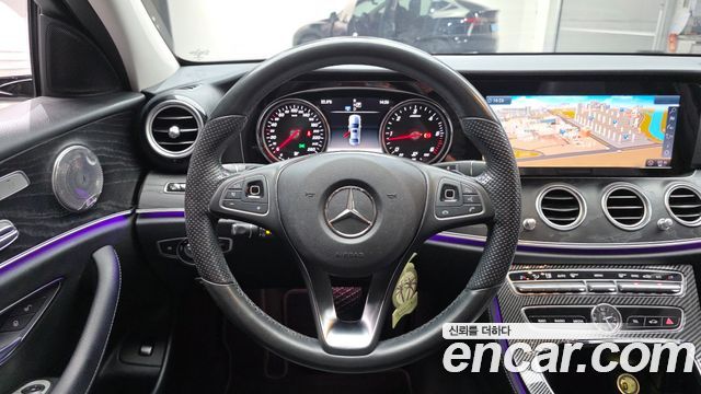 Mercedes-Benz E-Class 2017 — photo 13