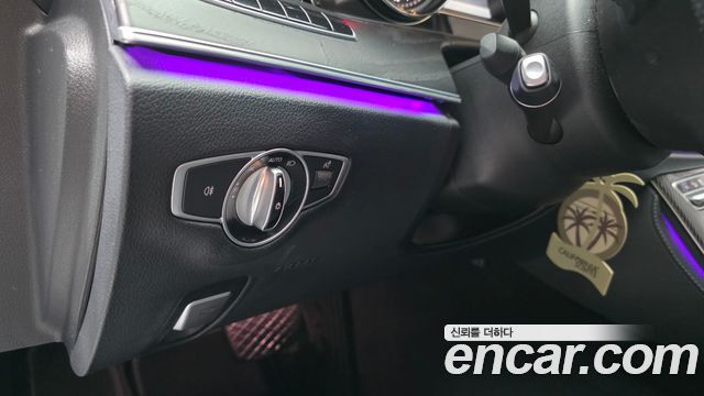 Mercedes-Benz E-Class 2017 — photo 14