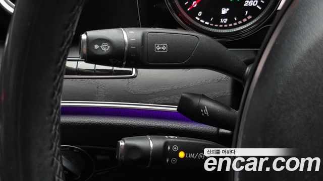 Mercedes-Benz E-Class 2017 — photo 16