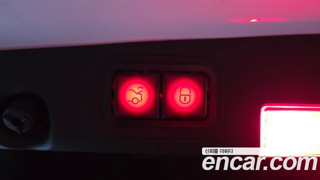 Mercedes-Benz E-Class 2017 — photo 19