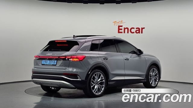 Audi Q4 e-tron 2025 — photo 2