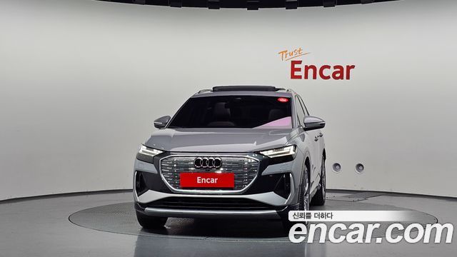 Audi Q4 e-tron 2025 — photo 3