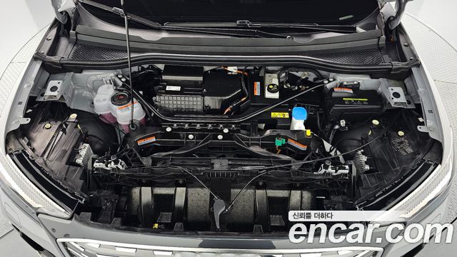Audi Q4 e-tron 2025 — photo 6