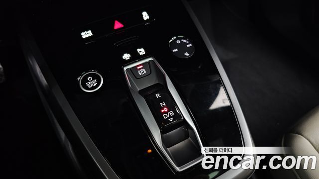Audi Q4 e-tron 2025 — photo 9