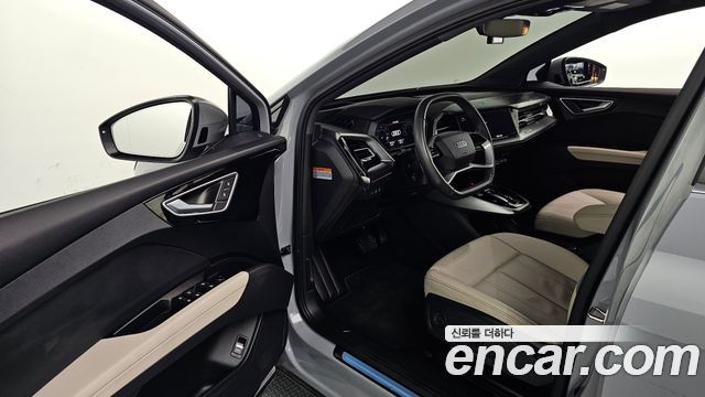 Audi Q4 e-tron 2025 — photo 10
