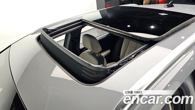 Audi Q4 e-tron 2025 — photo 19