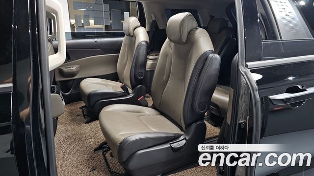 Kia Canival 2024 — photo 18