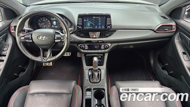 Hyundai i30 2019 — photo 10