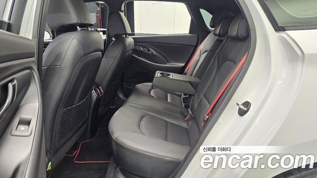 Hyundai i30 2019 — photo 18