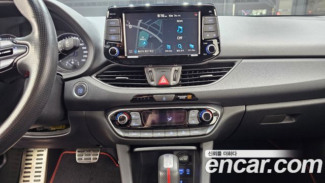 Hyundai i30 2019 — photo 20