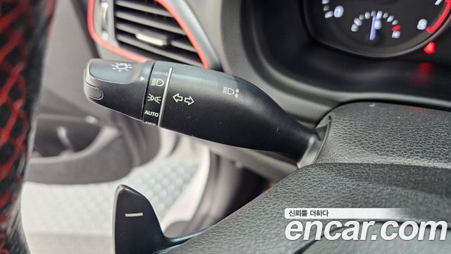 Hyundai i30 2019 — photo 24