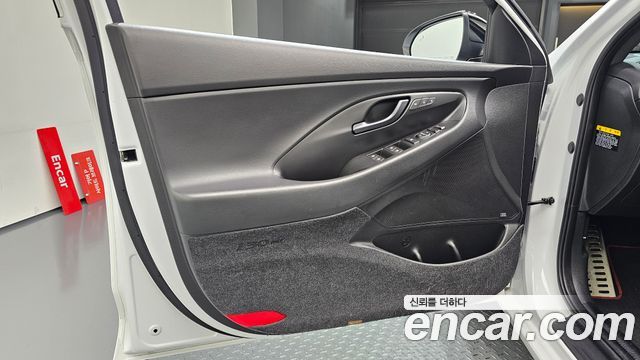 Hyundai i30 2019 — photo 14