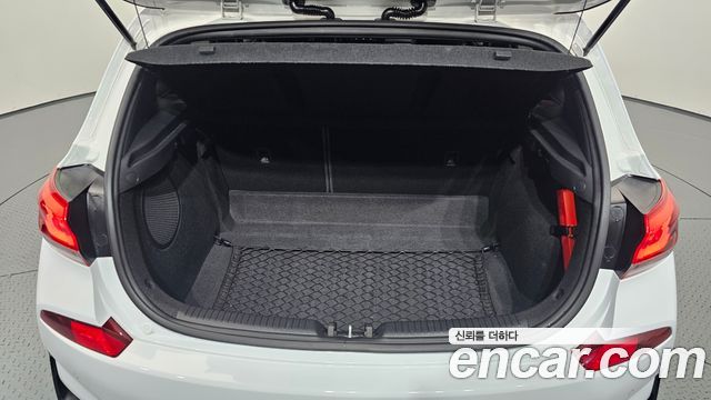 Hyundai i30 2019 — photo 28