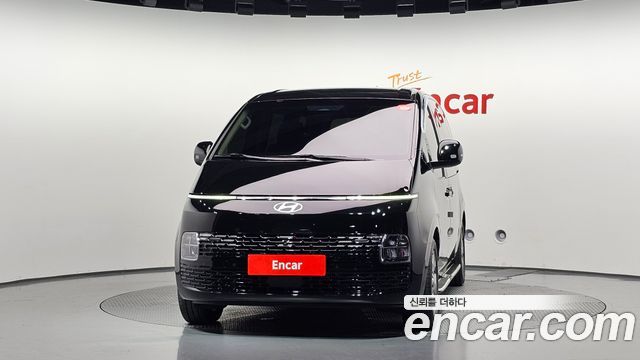 Hyundai Staria 2025 — photo 3