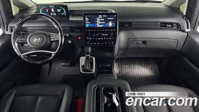 Hyundai Staria 2025 — photo 10